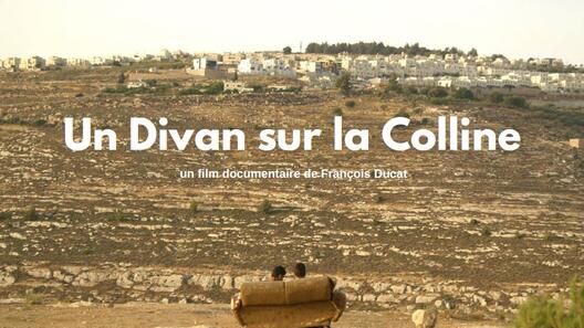 UN DIVAN SUR LA COLLINE